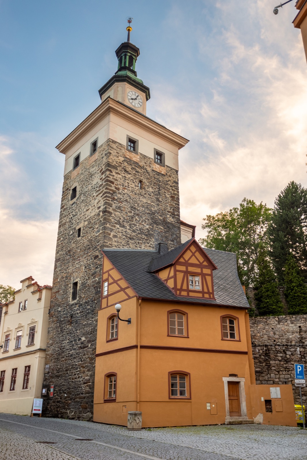 Apartments Loket No. 126 – ubytování