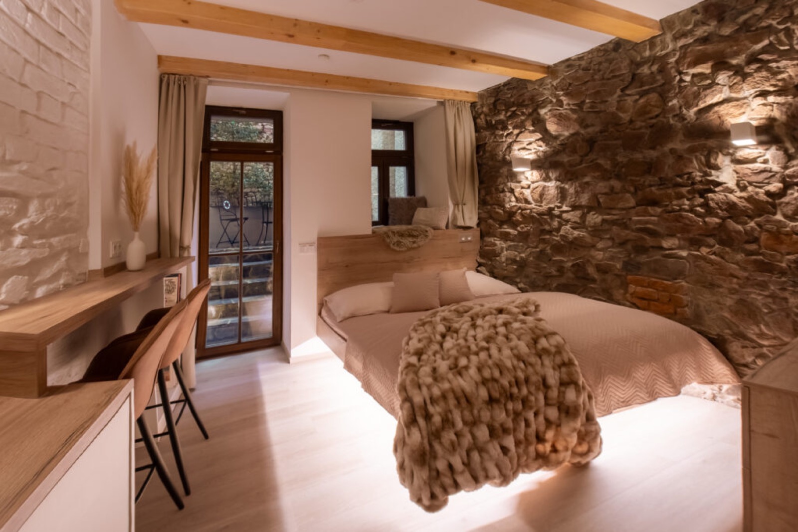 White Wolf Boutique Apartments – ubytování